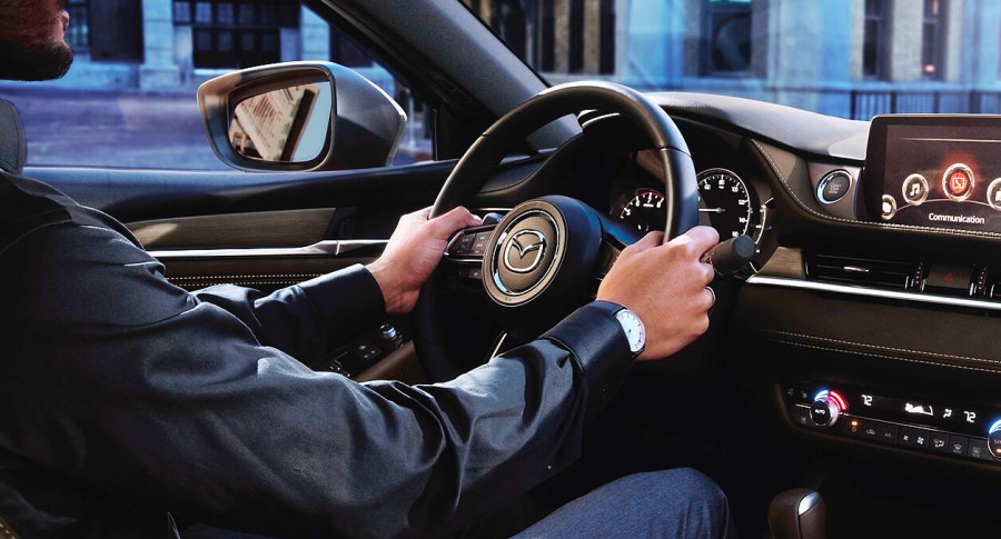 MAZDA6 sedan draws attention with advanced technologies