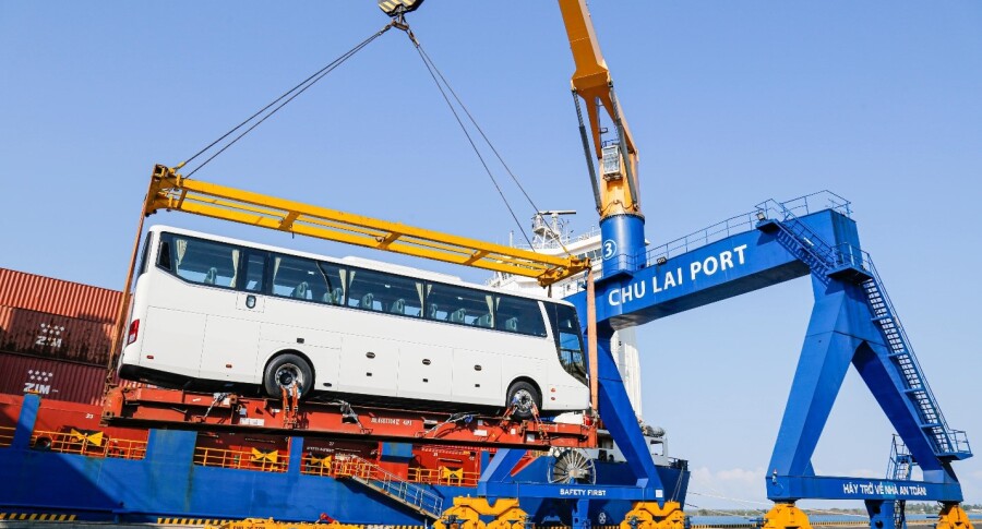 THACO exports over 200 vehicles and spare parts