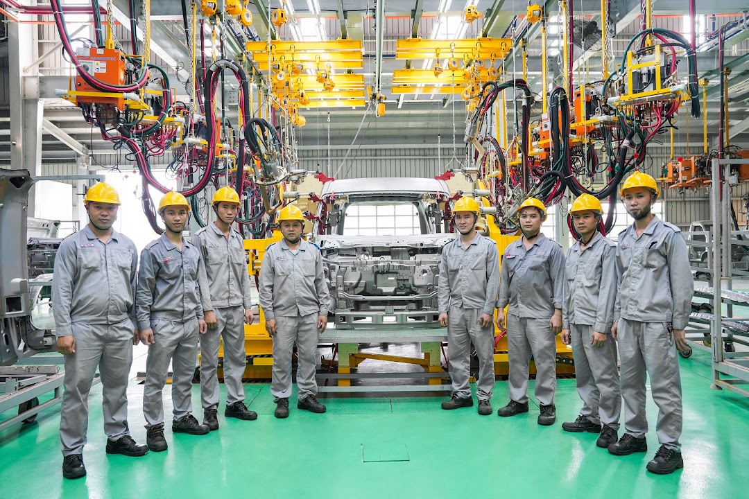 Nhà máy THACO TẢI nghiên cứu chế tạo, lắp đặt dây chuyền hàn chuyên biệt,...